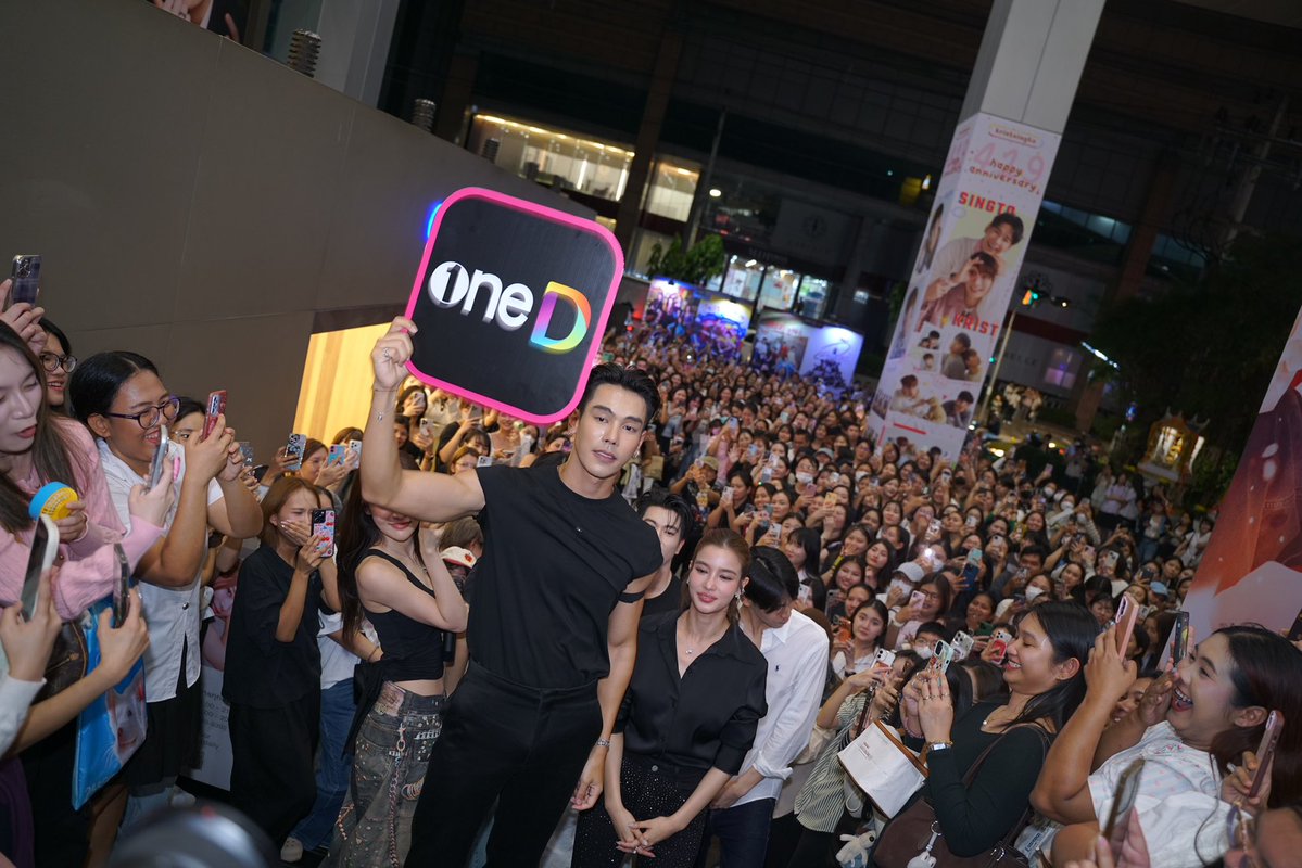 oneD official tweet media