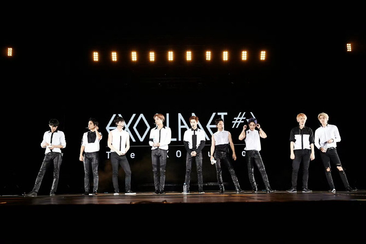 Au ☽̶☾ tweet media