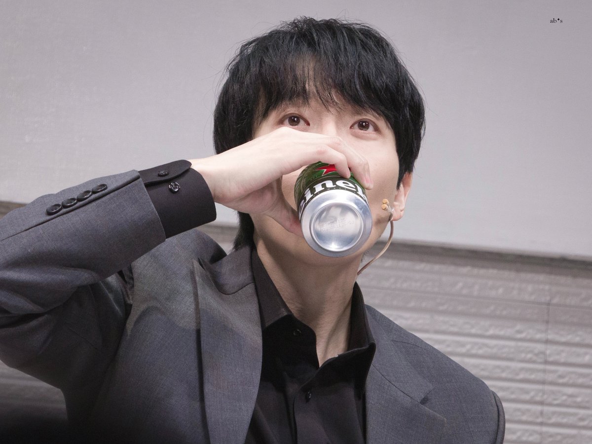 𝐚𝐛𝐬𝐢𝐧𝐭𝐡𝐞 tweet media