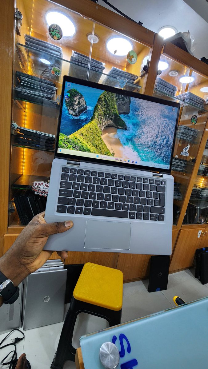 Val_Gadget's tweet image. NEW STOCK:

Dell latitude 7320
Core i7 11th gen 
16gb/512gb ssd
X360 touch screen 
Mental body 
American standard 🇺🇸🇺🇸

OVER 50PCS AVAILABLE, REFERRALS ARE WELCOME.

help retweet massively 🙏