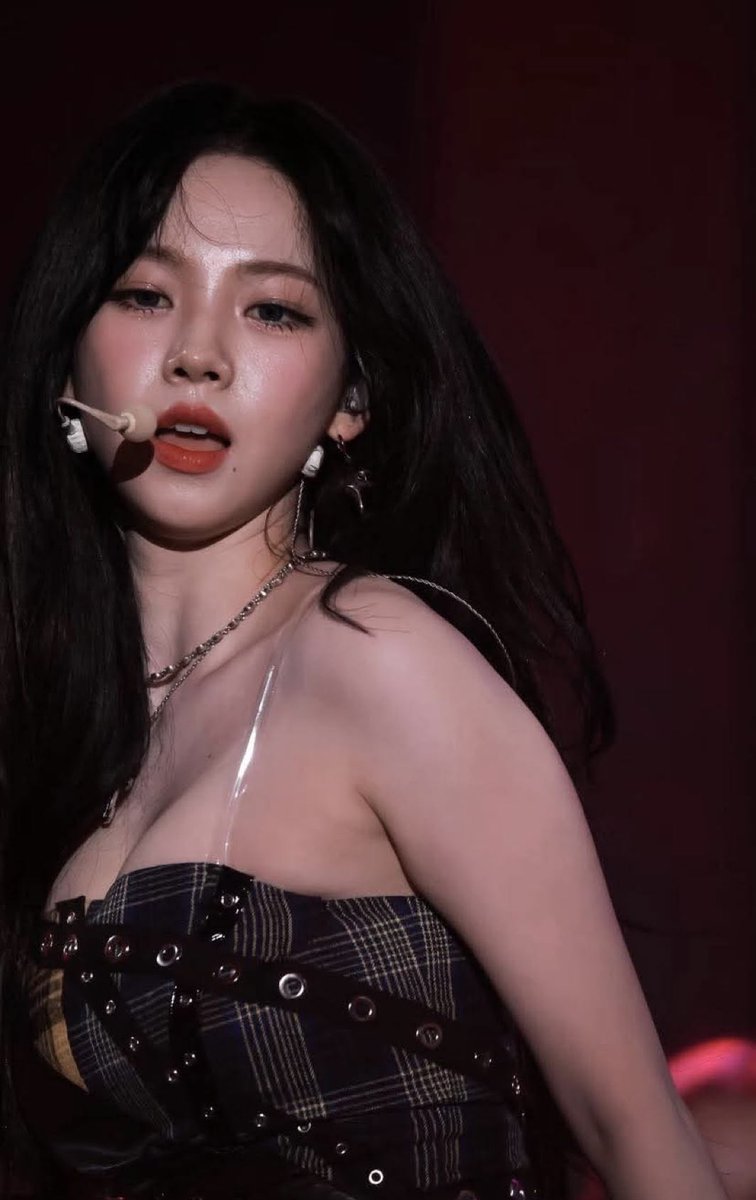 rina tweet media