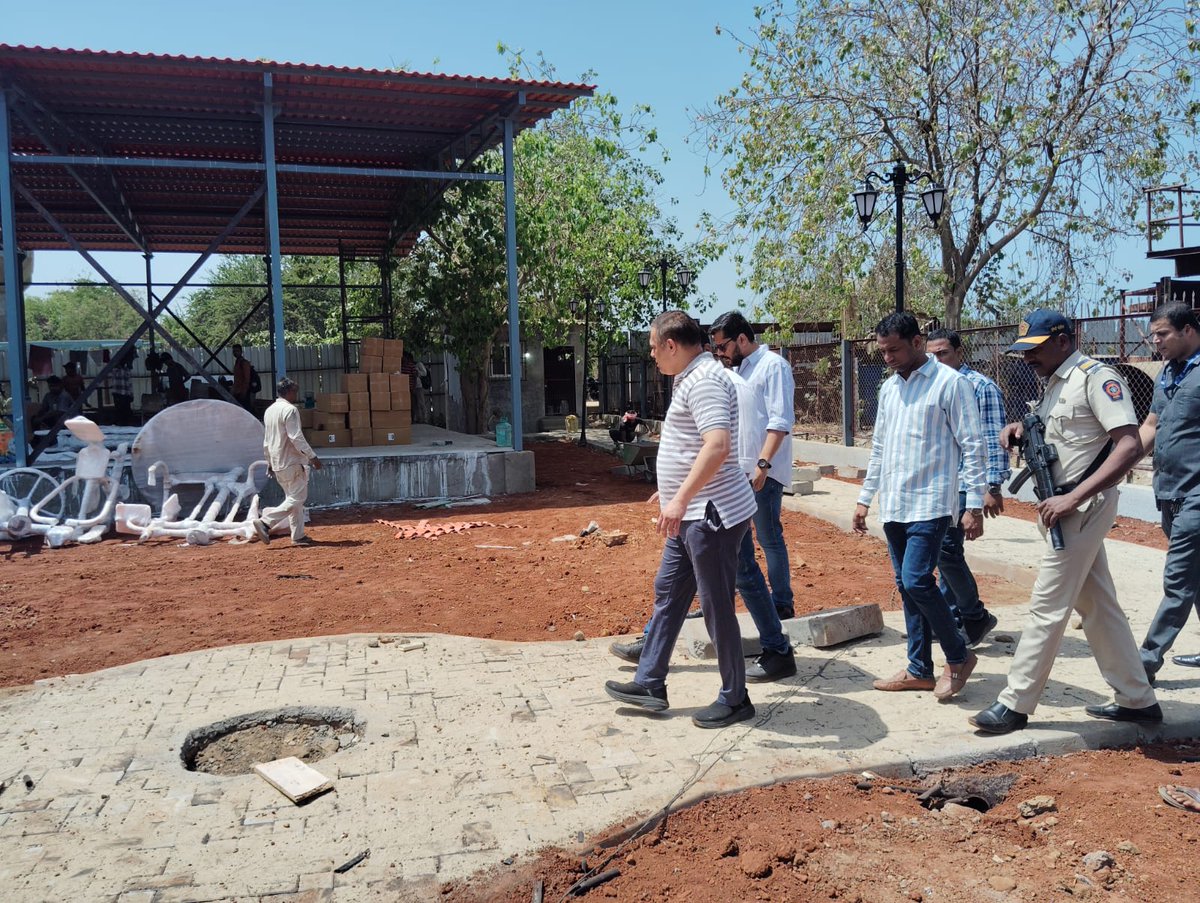 AmeetSatam's tweet photo. Visited the proposed site for Kaka Baptista Bhavan Garden in Ward 71, Juhu Koliwada. Along with me, Ward President Shri. Nilesh Gurav Ji was present during the visit.
#JuhuKoliwada #Ward71 #KakaBaptistaBhavan #AndheriWest #AmeetSatamWithMumbai
@BJP4Maharashtra @BJP4Mumbai https://t.co/VDSGqoR3kf