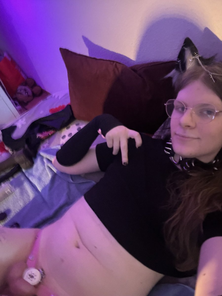 Me just laying here after I trained my hole with my Big Black Toy so I can be a better fleshlight for Black men >\\\\< I need to be bred again so badly 😵‍💫 Meoww :3

#trans #chastity #transgirl #BNWO