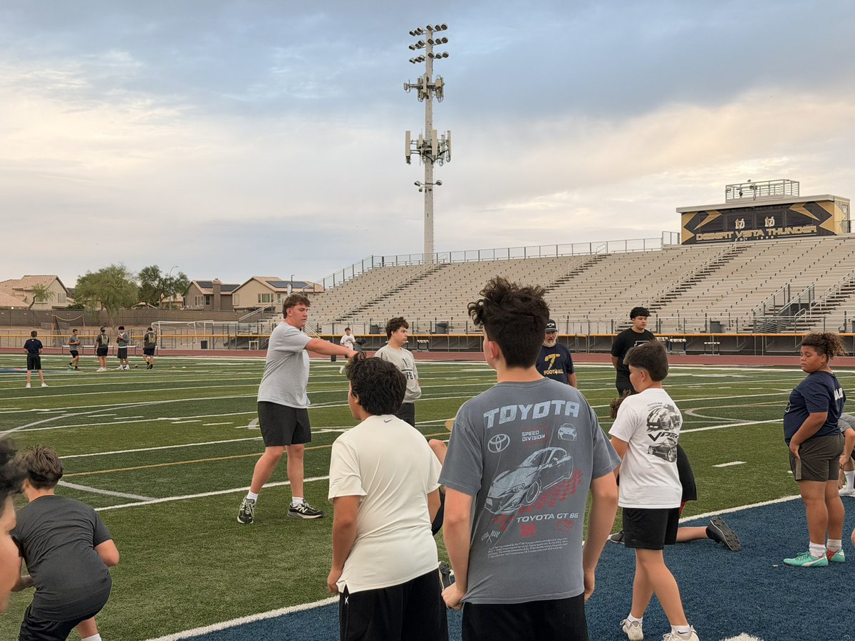 Desert Vista Football Recruiting tweet media