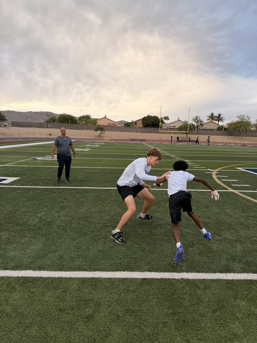 Desert Vista Football Recruiting tweet media