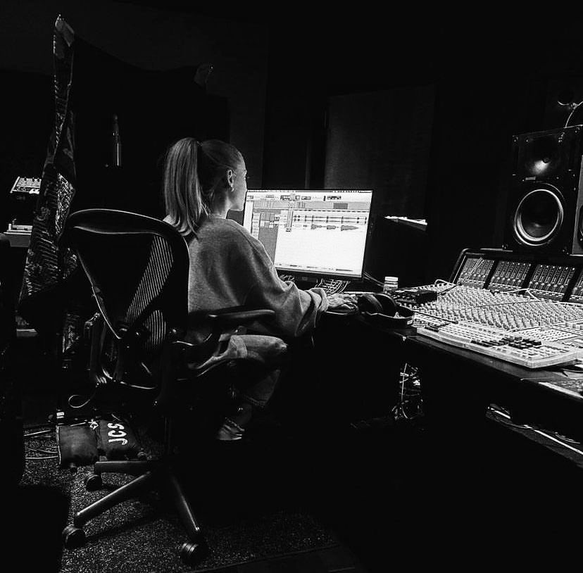 Ariana Grande Spain ☀️ tweet media