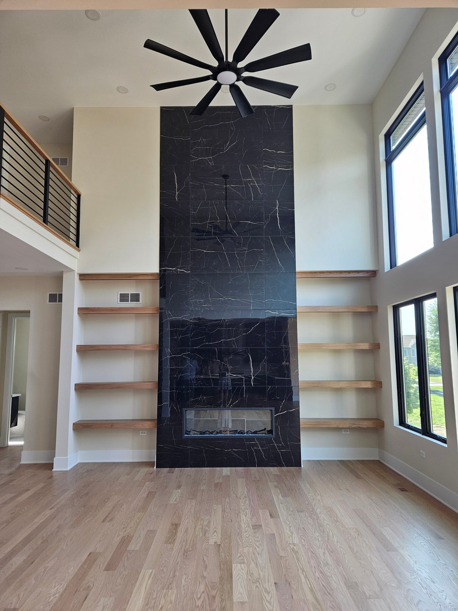 builders_oak's tweet image. A grand #fireplace #featurewall in this #familyroom. Our #modelhome is open from 11 am - 5 pm at📍4012 Alfalfa Ln #Naperville #newhome #newhomedesign #newhomebuilder #newhomeconstruction #homebuilder #homeconstruction #customhome #customhomebuilder #customhomebuild #newhomebuild