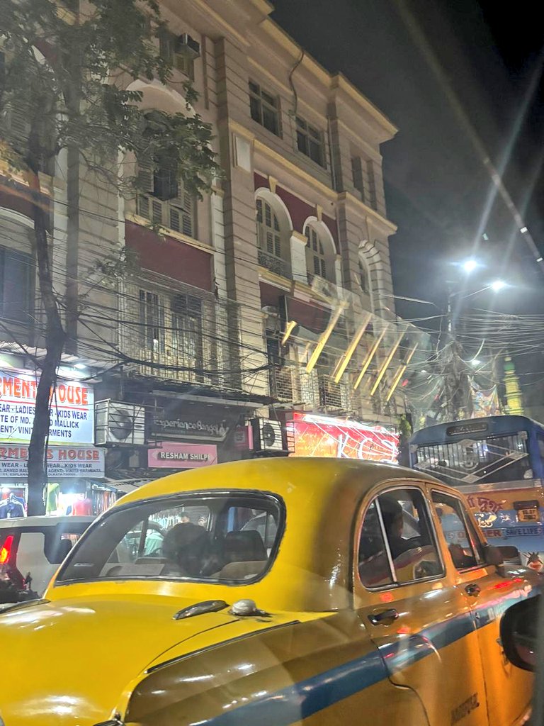 em_basu's tweet image. Aschii, because there is no goodbye in Bangla. 
One of the most positive, reassuring and comforting word in Bangla I think, Aschii. 

#Wednesdaythought