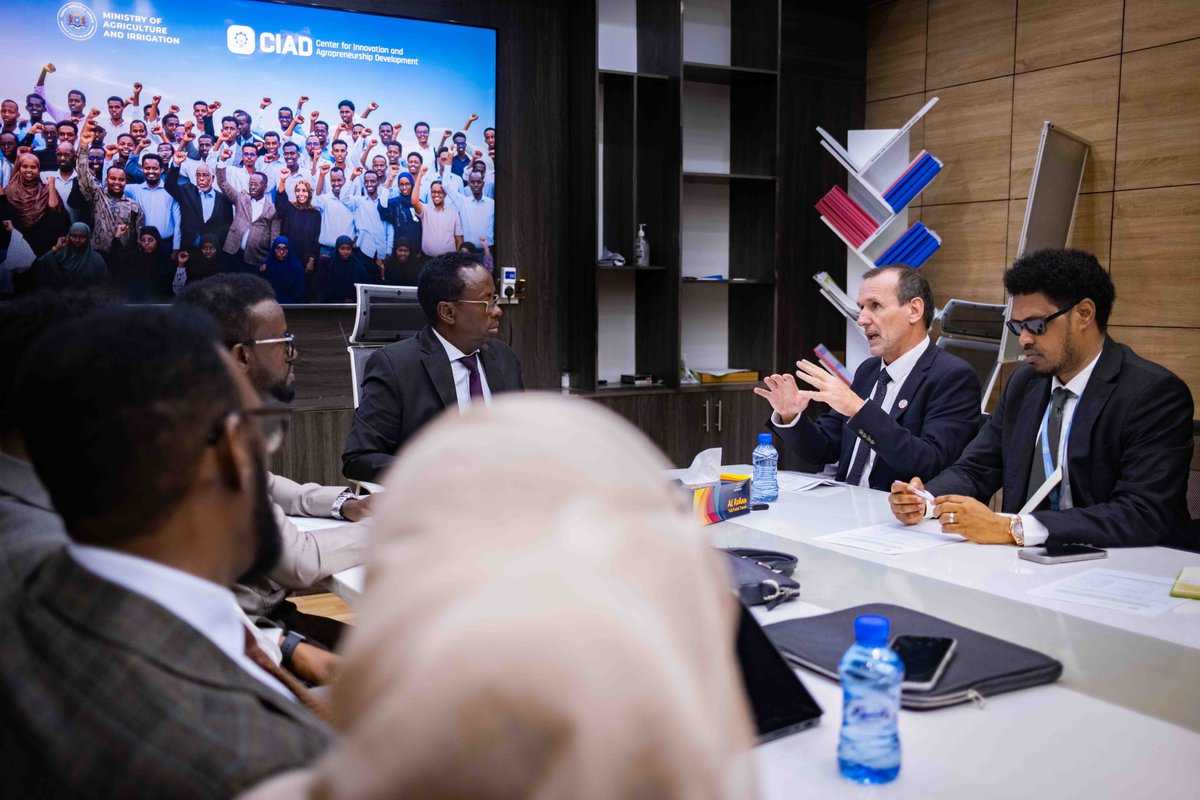 FAOSomalia's tweet image. #FAOSomalia handed over #ICT equipment and office furniture to the Centre for Innovation and Agropreneurship Development (CIAD) at the Ministry of Agriculture and Irrigation, supporting innovation and agropreneurship for #BetterProduction in Somalia.