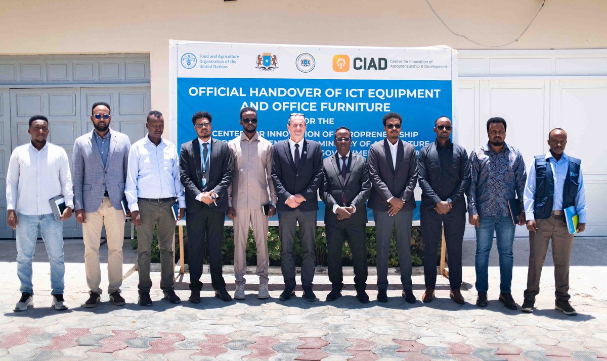 FAOSomalia's tweet image. #FAOSomalia handed over #ICT equipment and office furniture to the Centre for Innovation and Agropreneurship Development (CIAD) at the Ministry of Agriculture and Irrigation, supporting innovation and agropreneurship for #BetterProduction in Somalia.