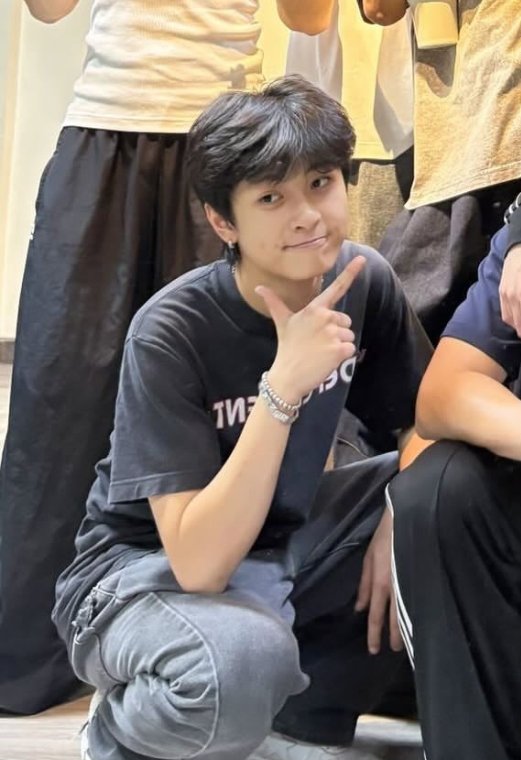 เฮียหมู tweet media