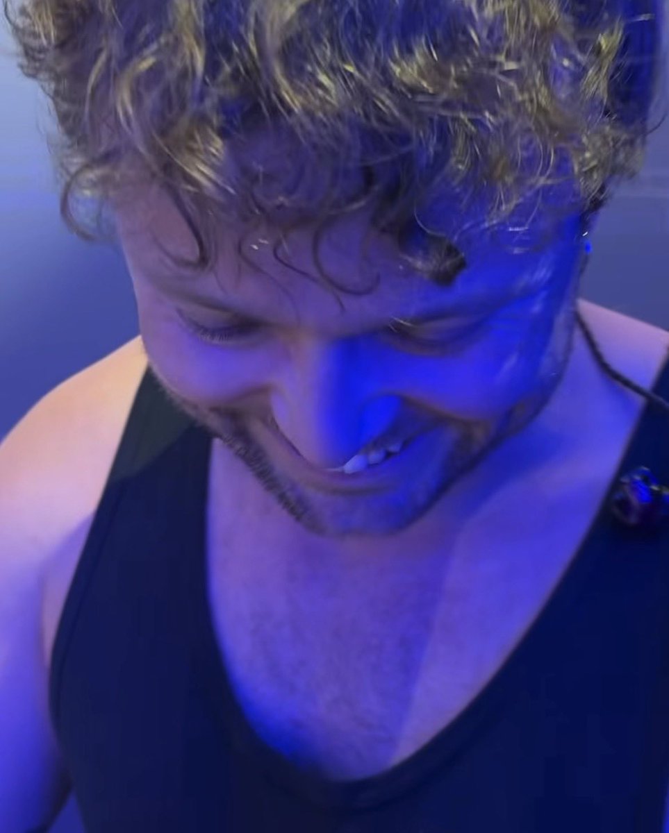 ★Juls★ has no shame (on the setlist 👀) tweet media