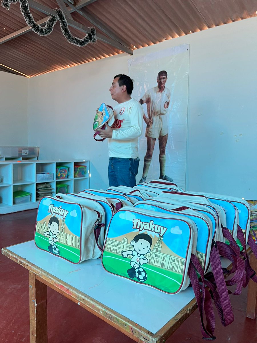 Agradecemos a todas las personas que se sumaron al difícil inicio de este largo viaje a la región #11 Arequipa🇵🇪
PRONOEI Tres Balcones y PRONOEI Bella Esperanza fueron lo primeros 🎒