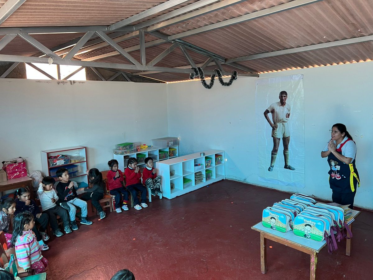Sunqucrema's tweet photo. Agradecemos a todas las personas que se sumaron al difícil inicio de este largo viaje a la región #11 Arequipa🇵🇪
PRONOEI Tres Balcones y PRONOEI Bella Esperanza fueron lo primeros 🎒 https://t.co/onn5Gm9mwu