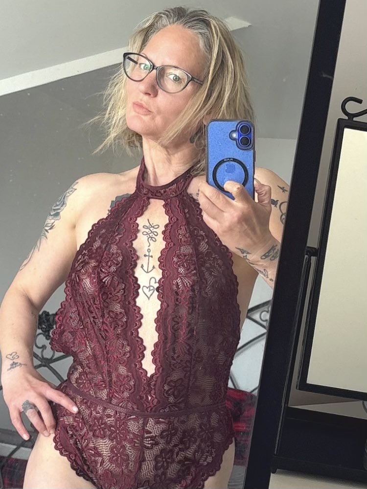 Emma CHRISTMAS tweet media