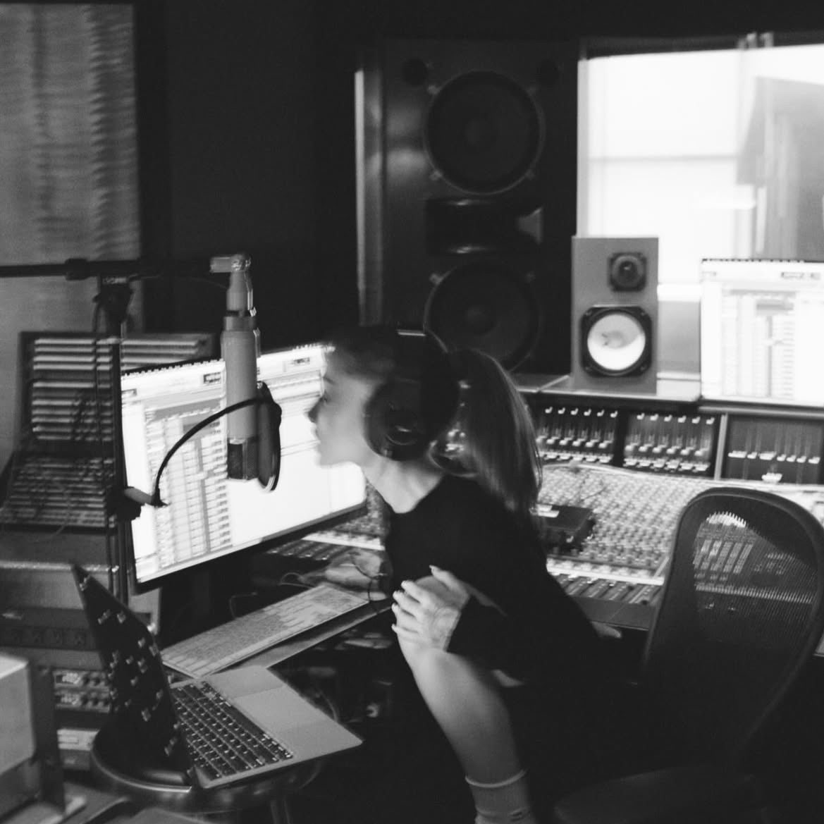 Ariana Nation tweet media