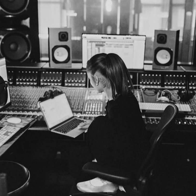 Ariana Nation tweet media