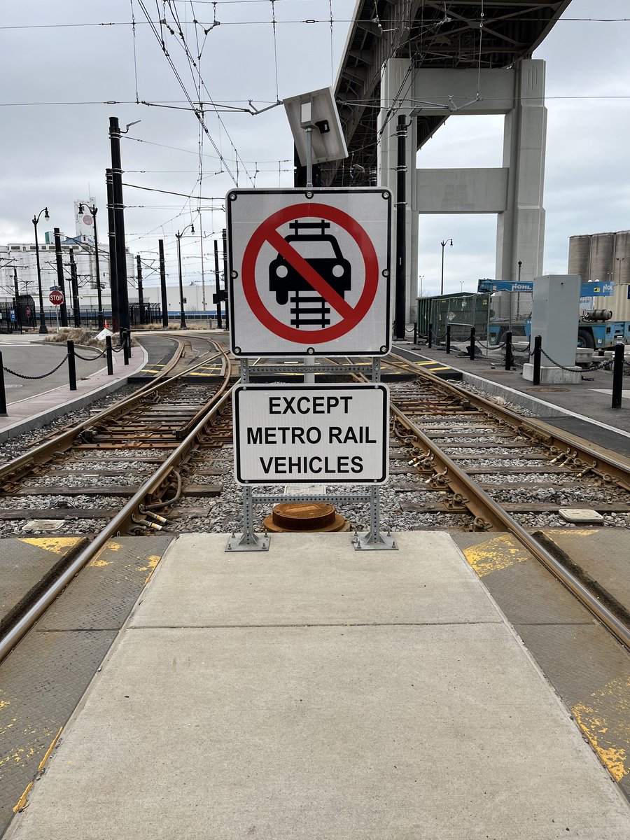 Metro Bus & Rail tweet media