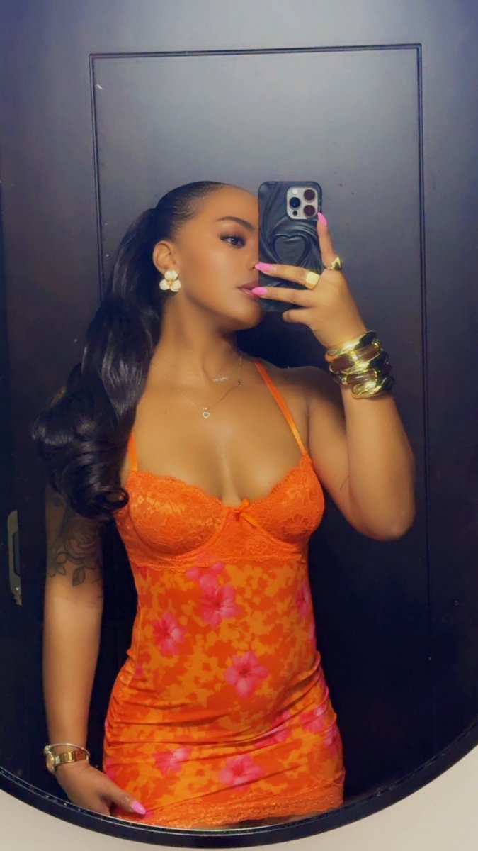 Claire Dunphy tweet media