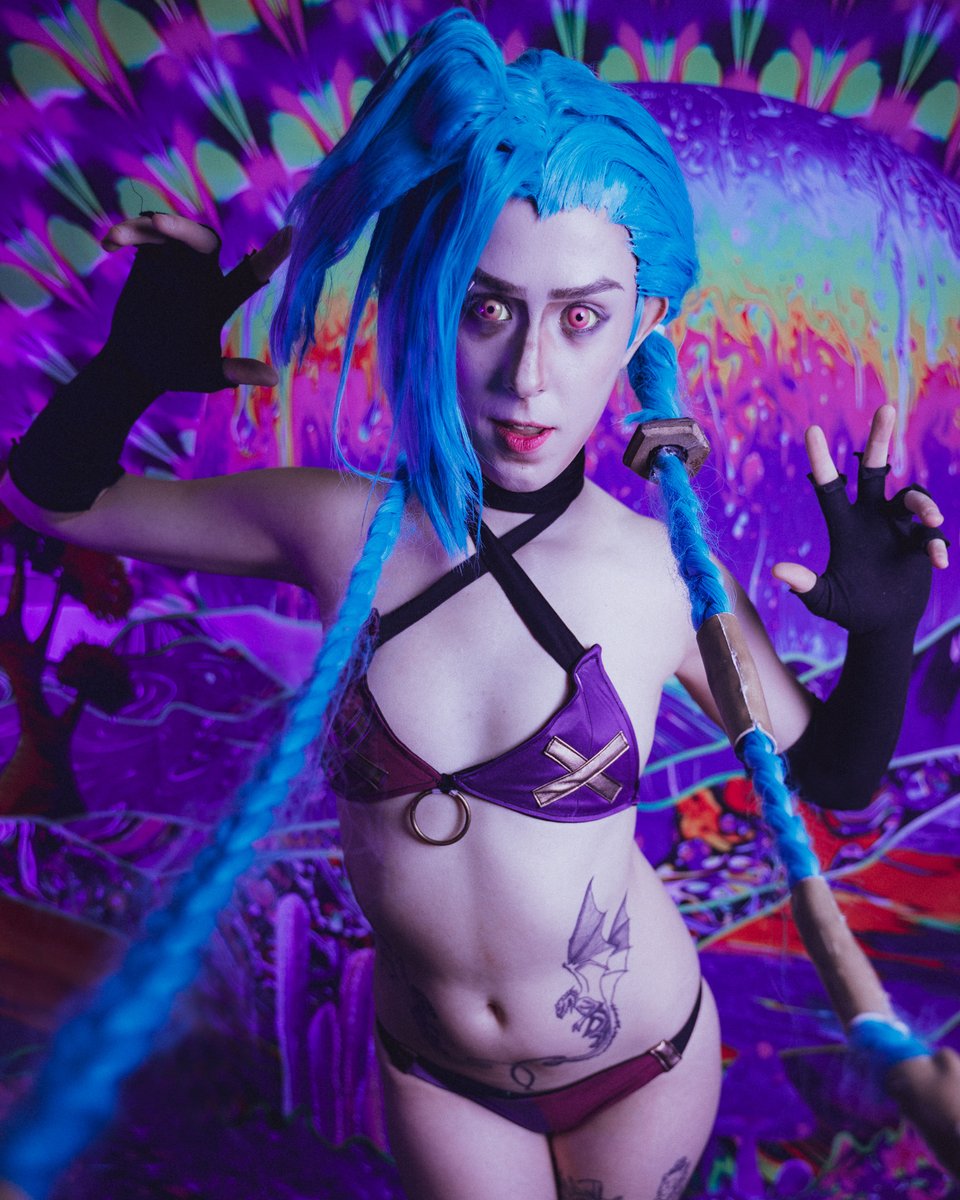 OutlawYYC's tweet photo. @twinvalkyrie2 Jinx Cosplay from @LeagueOfLegends 
https://t.co/9OR34T1B40
#Cosplay #Photography #Photographer #LoL https://t.co/ROvs2pLfdt