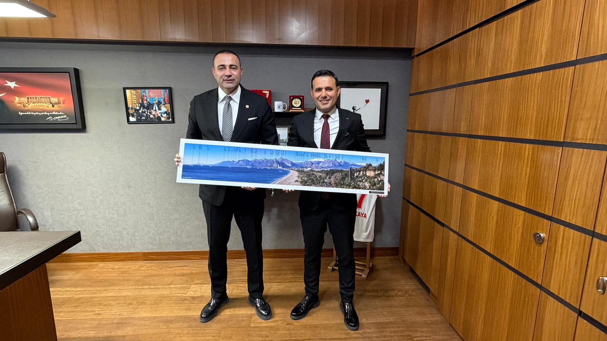 AykutKaya07's tweet photo. TMMOB İnşaat Mühendisleri Odası Antalya Şubesi Başkanımız Sayın Mehmet Soner Akdoğan'ı (@m_soner_a), yönetimini ve Bilkent Üniversitesi'nden genç kardeşlerimizi Meclis'imizde ağırladık.

Ziyaretleri için kendilerine teşekkür ediyoruz. https://t.co/2DIKPg520l