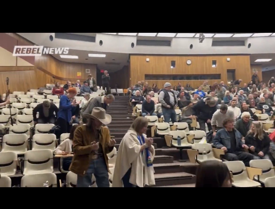 Jonathan tweet media