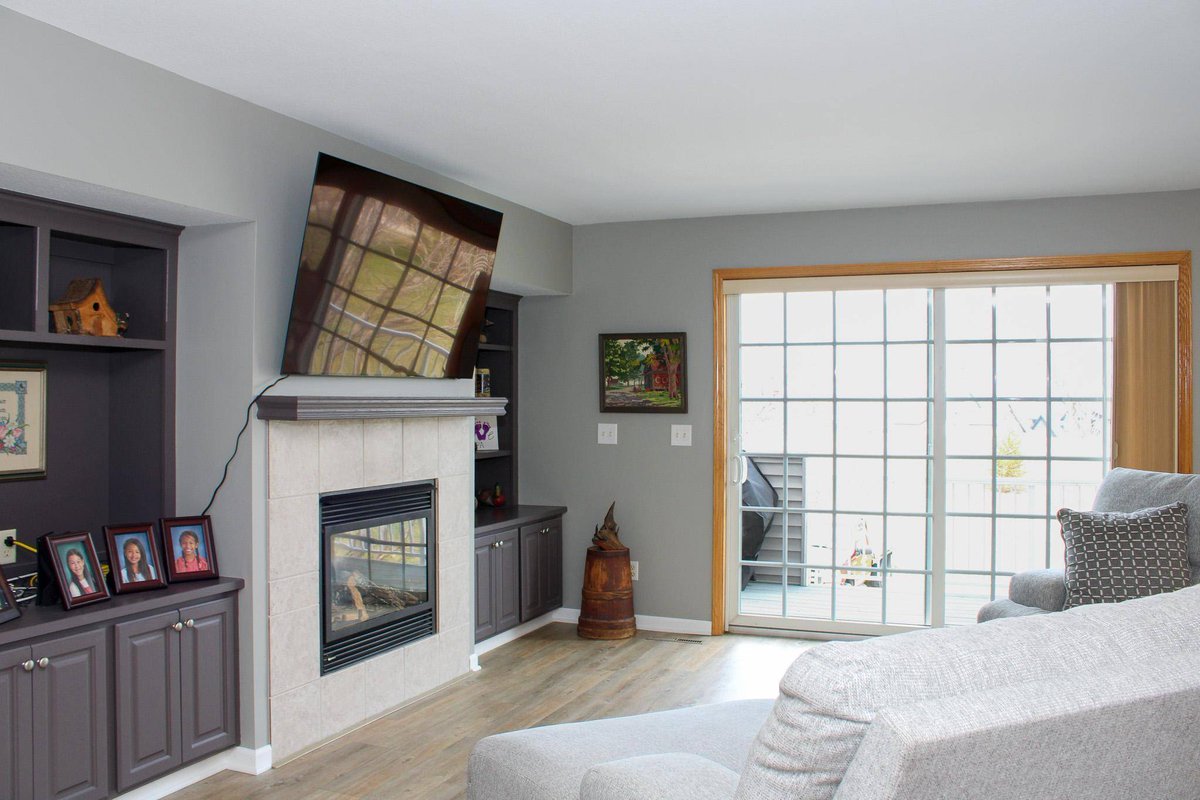 GroupSchmidt's tweet photo. ‼️Just listed‼️
3 bed, 3 bath townhouse that’s truly move-in ready with an open layout, stainless steel appliances, and a spacious primary suite. Low-maintenance living makes this one easy to enjoy.

Take a closer look here 👇
https://t.co/8QkFUrrrWG https://t.co/VDKrkzS651
