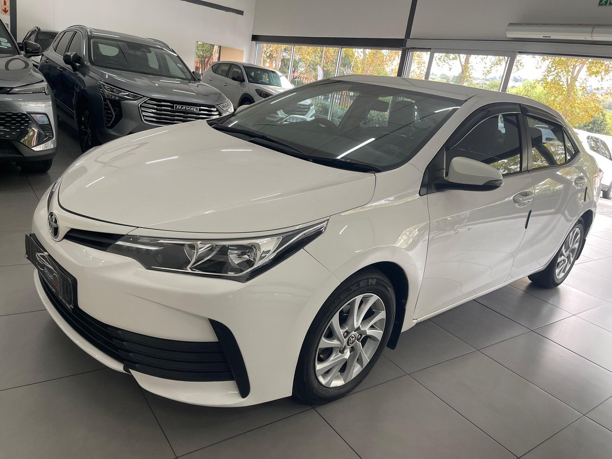 REALHAZEL_CAR's tweet photo. 2022 Toyota Corolla Prestige 1.8

Mileage:71000km
Transmission:Manual 
Fuel:Petrol 
Color:White 
Body Type:Sedan 
Extras:Leather seats, Keyless 

Cash Price R240 000

Installment Est R4 800pm

Call or WhatsApp 068 442 3162

 WhatsApp only 076 934 9110 https://t.co/5pUyIaT0My
