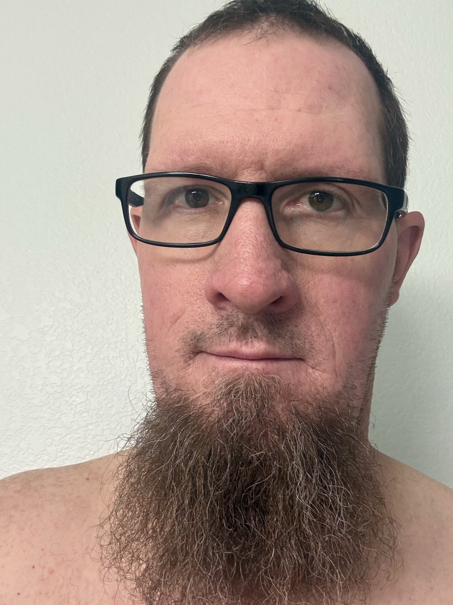 Sailor_RyanHA's tweet photo. Keep it or shave it? https://t.co/GTHk6nZ3hF
