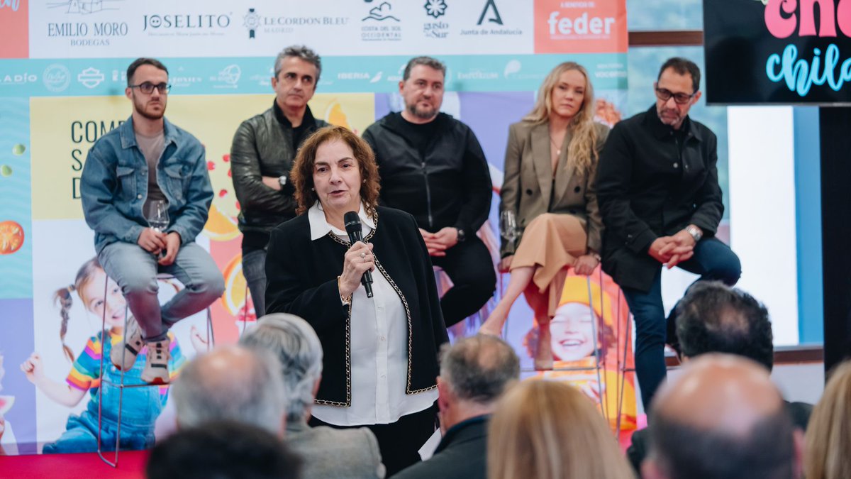 FEDER_ONG's tweet photo. ¡Vuelve la magia de @ChefsChildren!🍳

La 8ª gala solidaria se presenta uniendo la alta gastronomía con la esperanza para las familias de FEDER. Bajo el lema "Comer sano es divertido", grandes chefs cocinan por la investigación y la inclusión.

🔗 https://t.co/yithtcYDhT https://t.co/jk333cSS8b