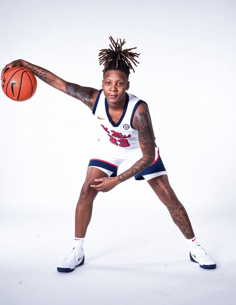 I talk hoops 🏀 tweet media