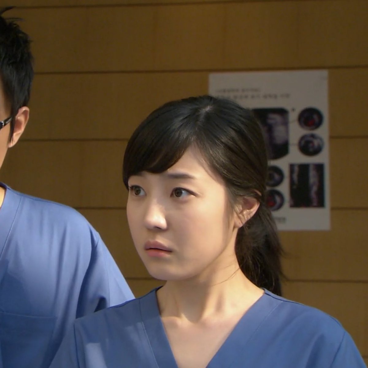 김미미 선생 
인턴땐 짹짹이사고뭉치아기였는데
레지던트되자마자 청순탑재의사선생님됨