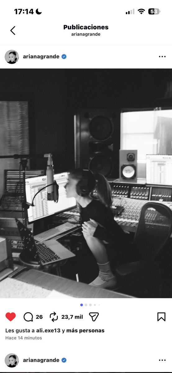 ariimm5's tweet photo. WAIT WHAT OMG IM DYING #arianagrande #ag8 #ariana #april8 https://t.co/OxBwewlP2s