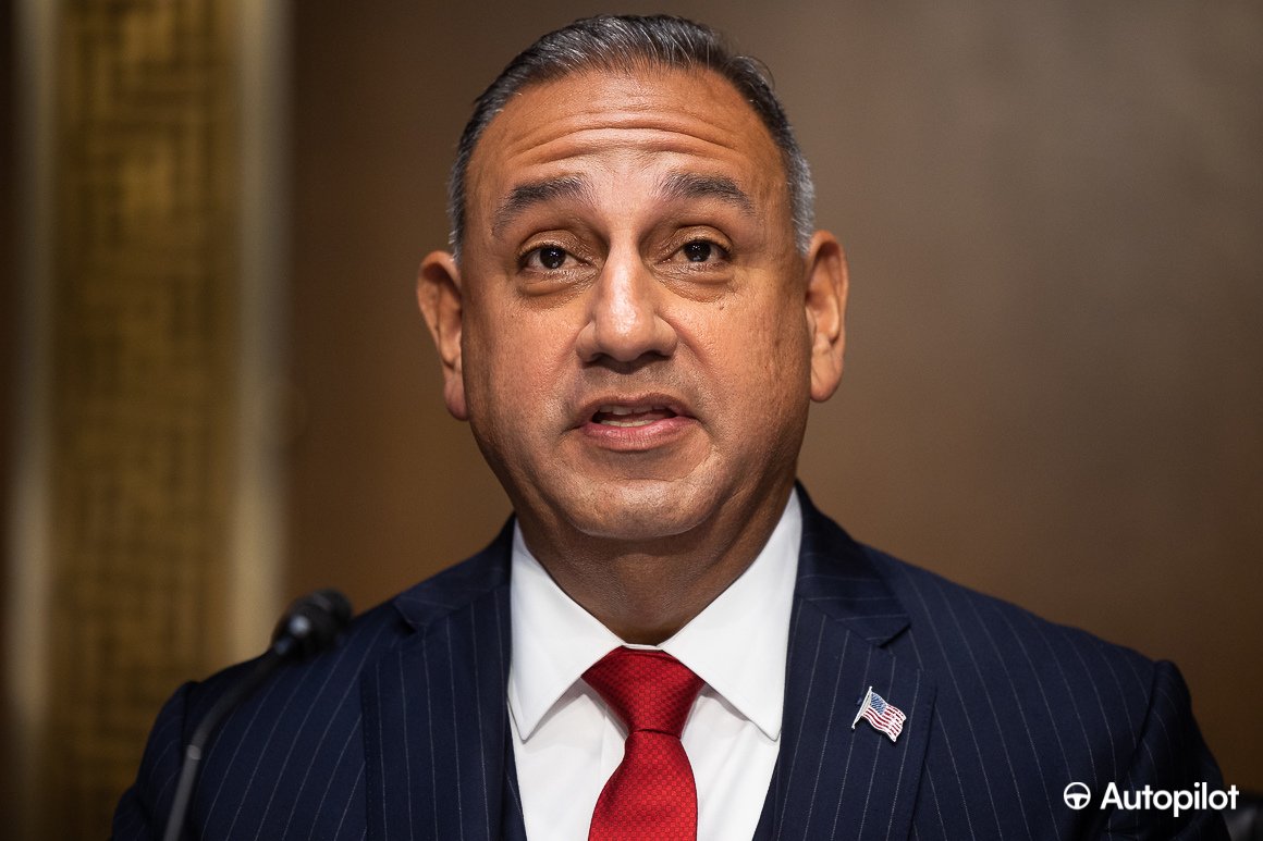 Nancy Pelosi Stock Tracker ♟ tweet media