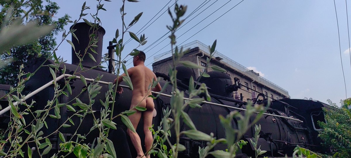 天体风行 tweet media