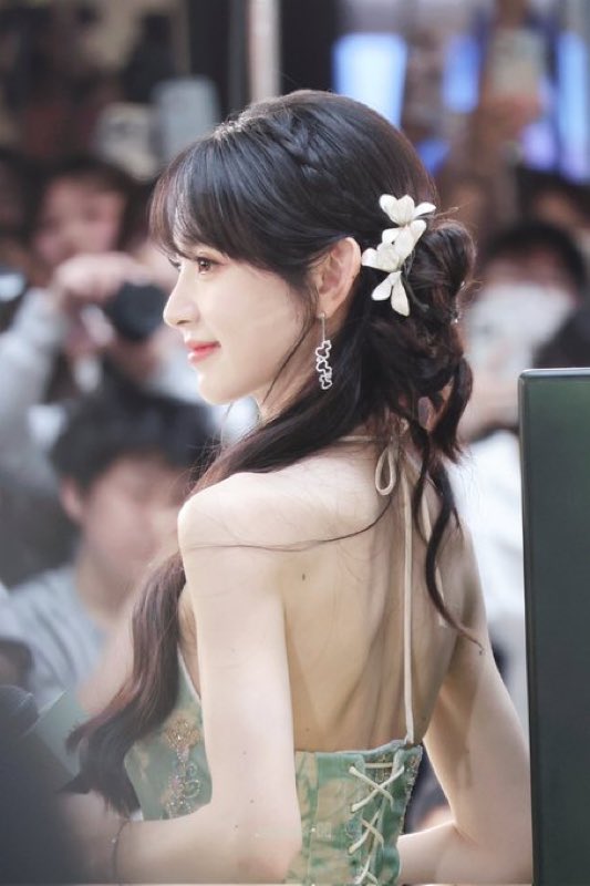 CAMILLE. tweet media