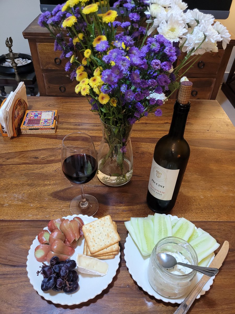 jogakhichudi's tweet photo. One dip - two meals - midweek garlicy indulgence 🤌🤤
Made a Mediterranean Greek yogurt dip by using hung curd instead. Came out sooo good in the first try, adding to staples🤌
Used as a base for a modified Turkish eggs in meal 1/used as just a dip in 2nd meal.
#jogacooks https://t.co/uHvx7zBBmj