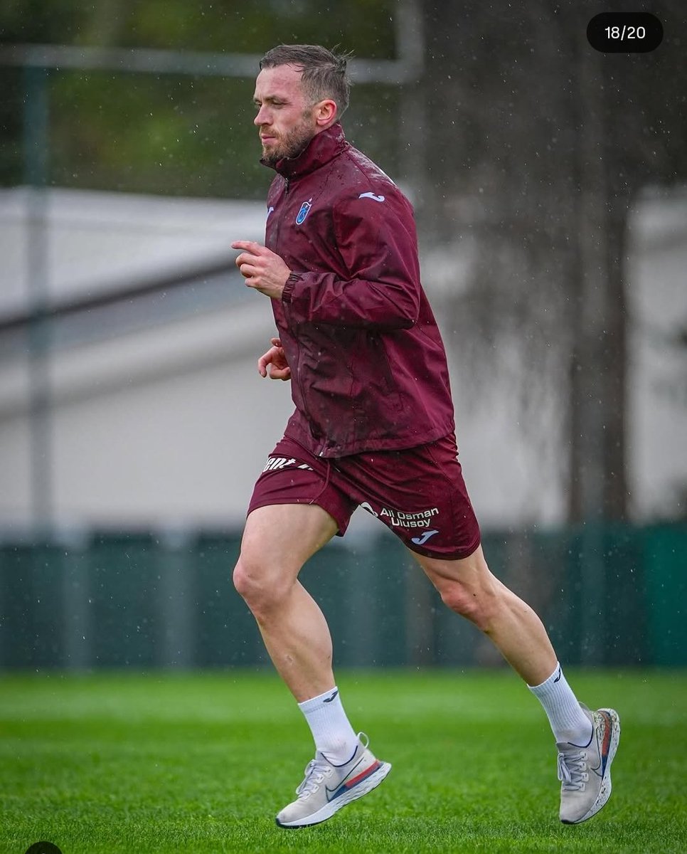 exposito tweet media