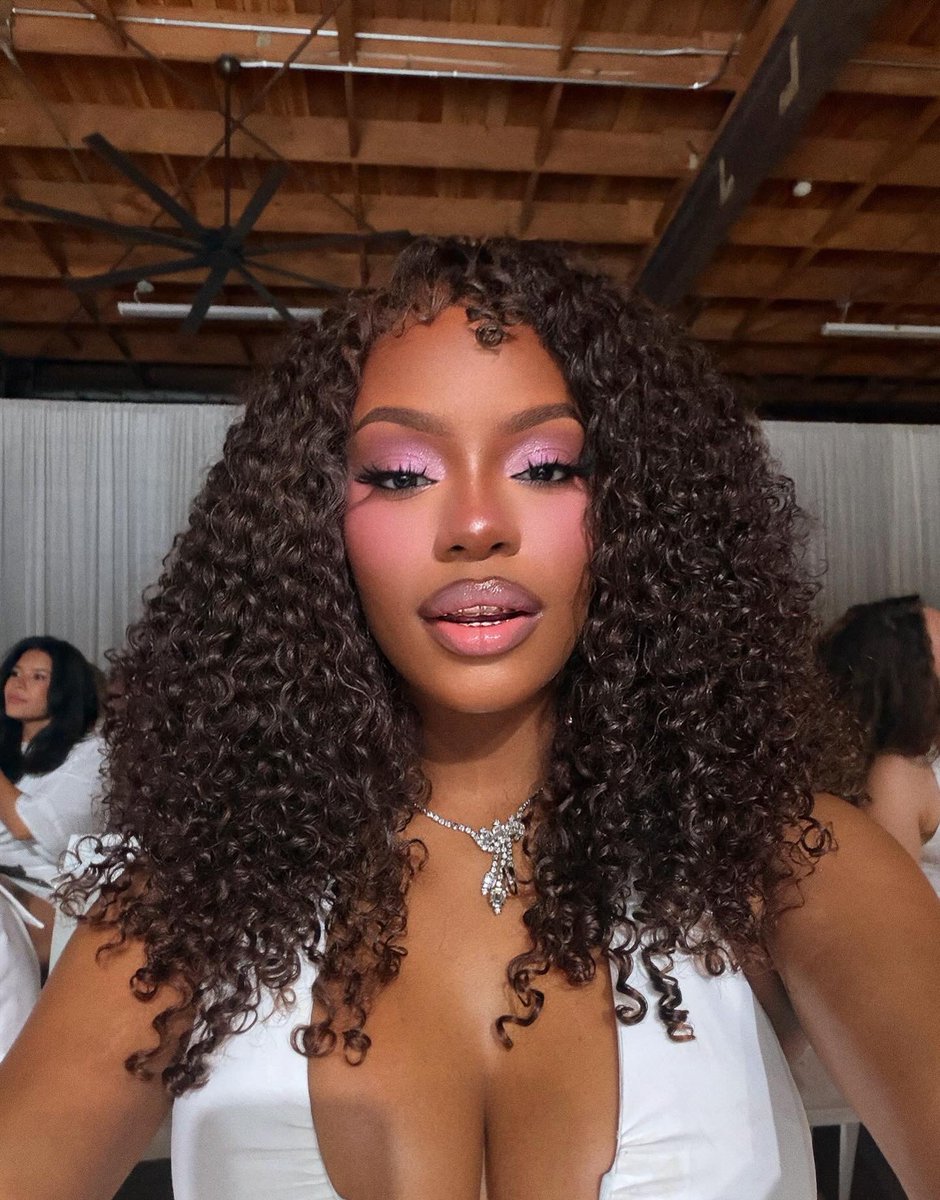 MONALEO 🎀 tweet media