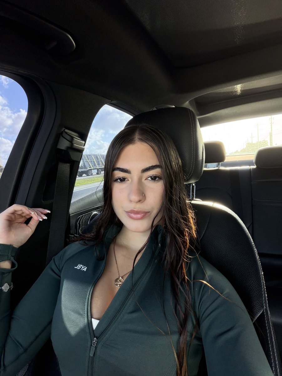 dani tweet media