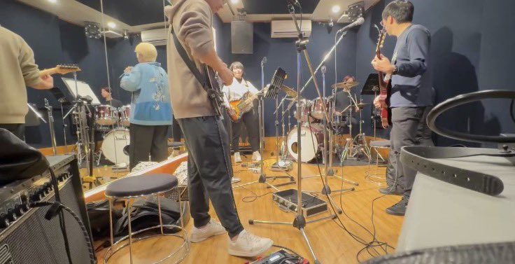 Chas🐈 tweet media