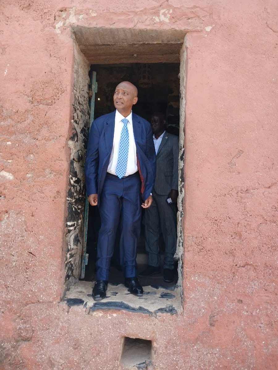 MickyJnr__'s tweet image. 🇸🇳 CAF President Dr Patrice Motsepe made a historic visit to Gorée Island today.

A moment to reflect, connect and celebrate Africa’s rich history. 🌍✨

#AfricanFootball
#Senegal