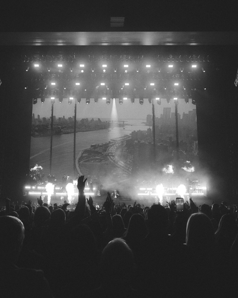 Marc Anthony tweet media