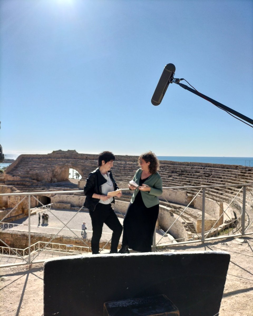 DOTarragona's tweet photo. 🎬🍷 Fa uns dies, la #DOTarragona va ser l’escenari del rodatge d’un nou programa dedicat al #viCatalà, presentat per l’@emparmoliner i impulsat per l’@incavi_cat.

Ben aviat descobrireu espais i personatges que, segurament, us sonaran molt… 😉 https://t.co/4zk1VkWXUp