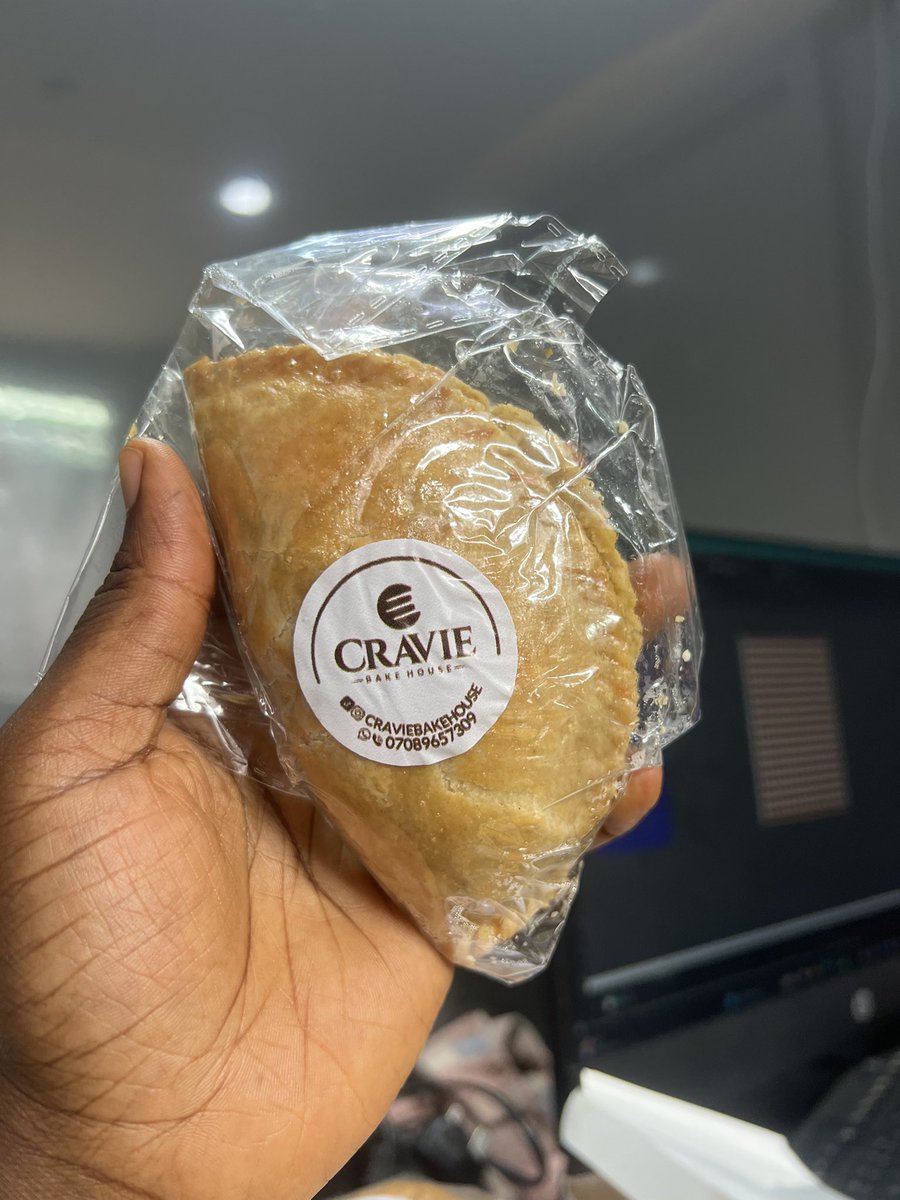 Atilolahafeezah's tweet image. Pies and milk doughnuts from @Craviebakehouse   
It’s very yummy 🥰🥰
