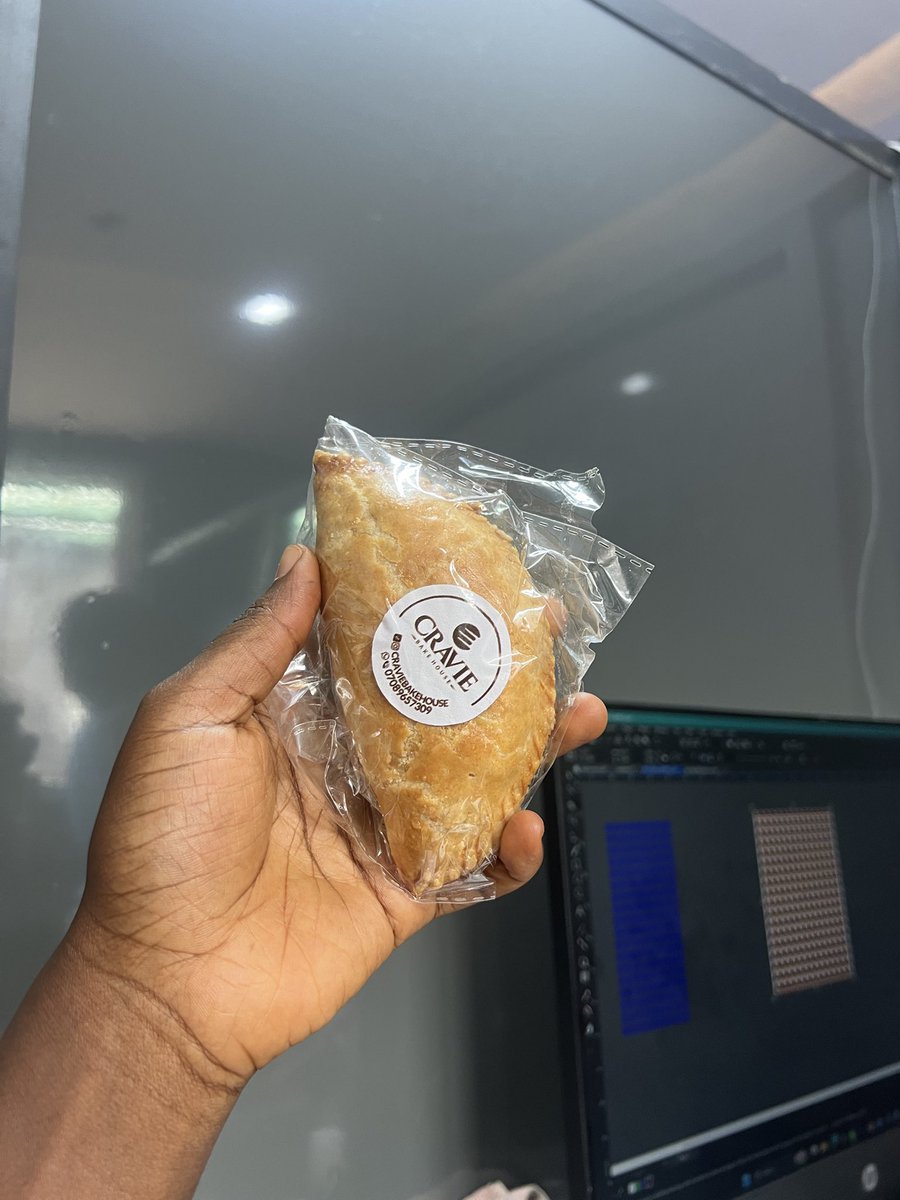Atilolahafeezah's tweet image. Pies and milk doughnuts from @Craviebakehouse   
It’s very yummy 🥰🥰