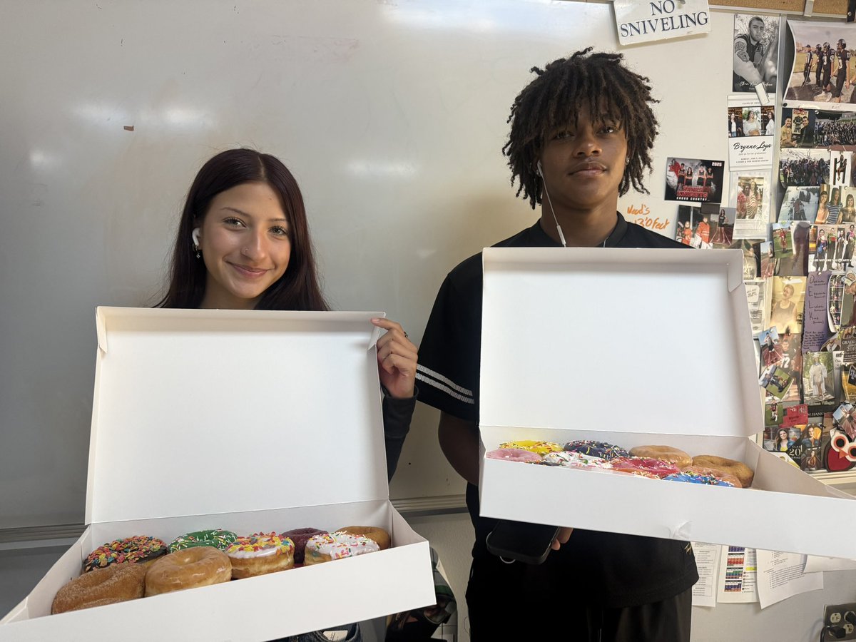 @HANKS Cross and Track tweet media