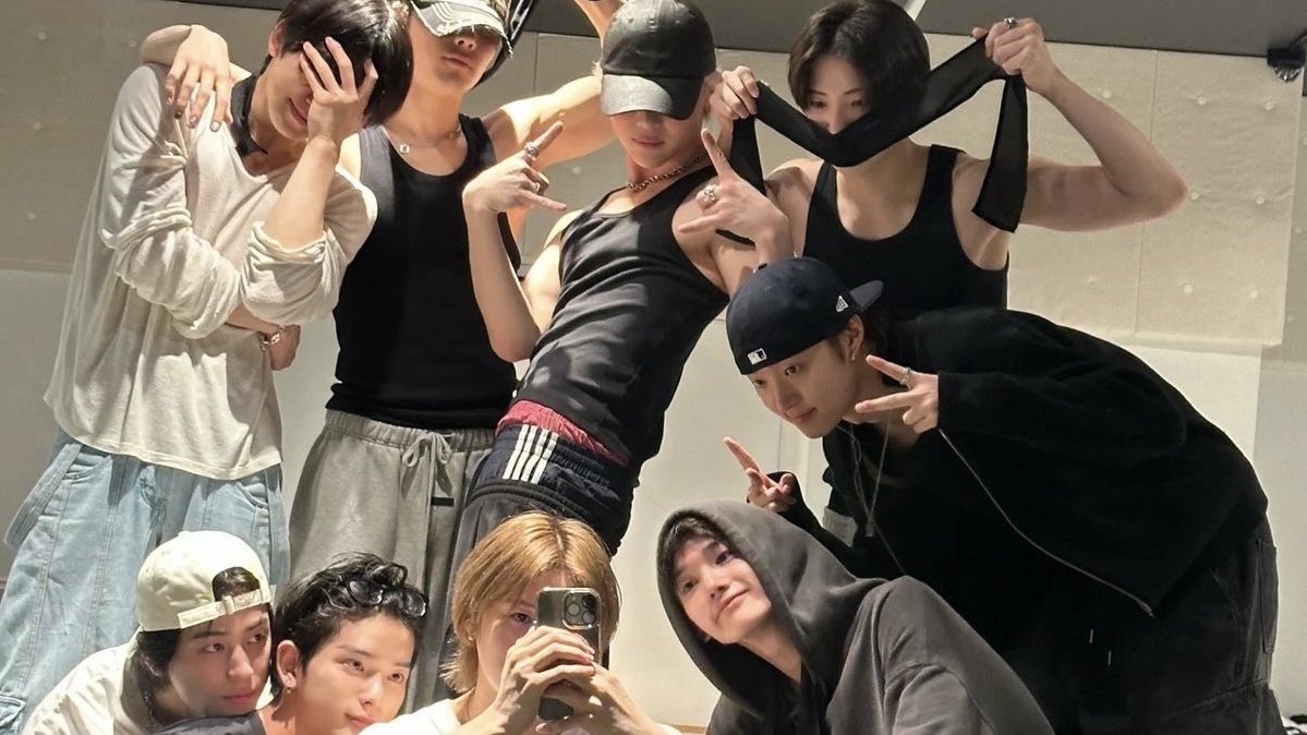 Hana on fire (semi ia) ☾⋆.˚ tweet media