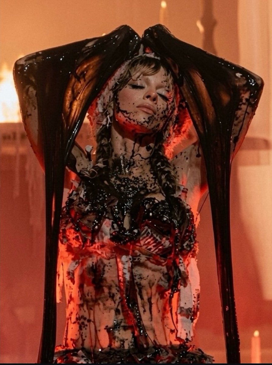melcrybabyspain's tweet photo. Fotos de Melanie en el ritual de Hades de Los Ángeles 😍‼️
📷 hadeslacrimosa_22 https://t.co/N0qhAnZoVg