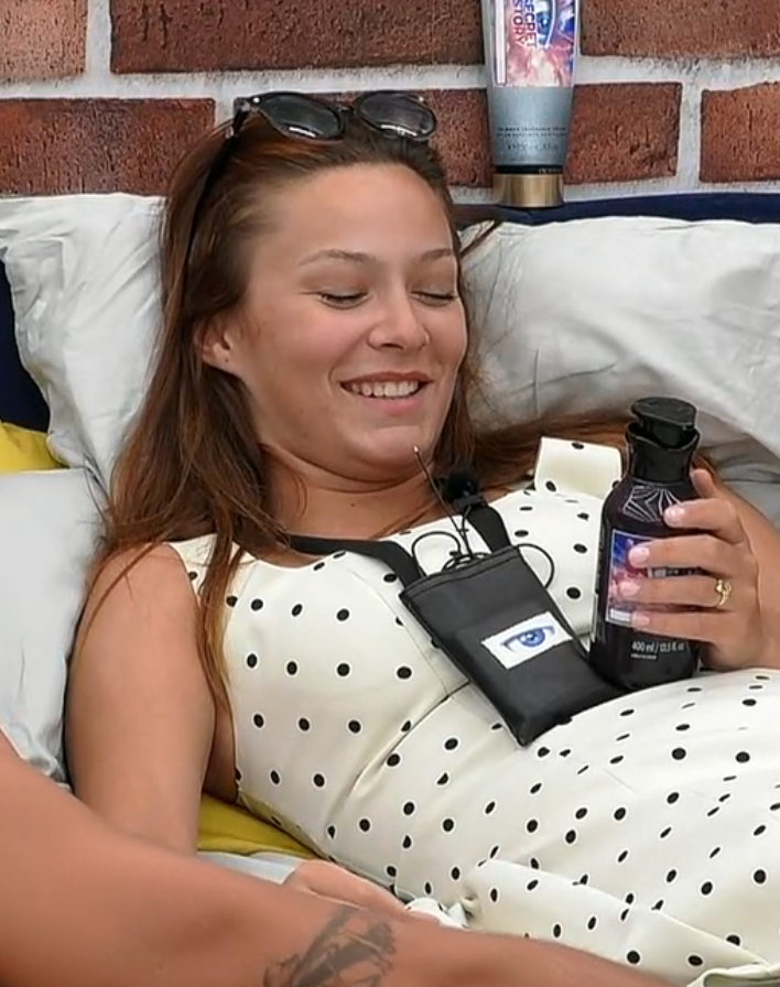 mrb. 🦋 tweet media